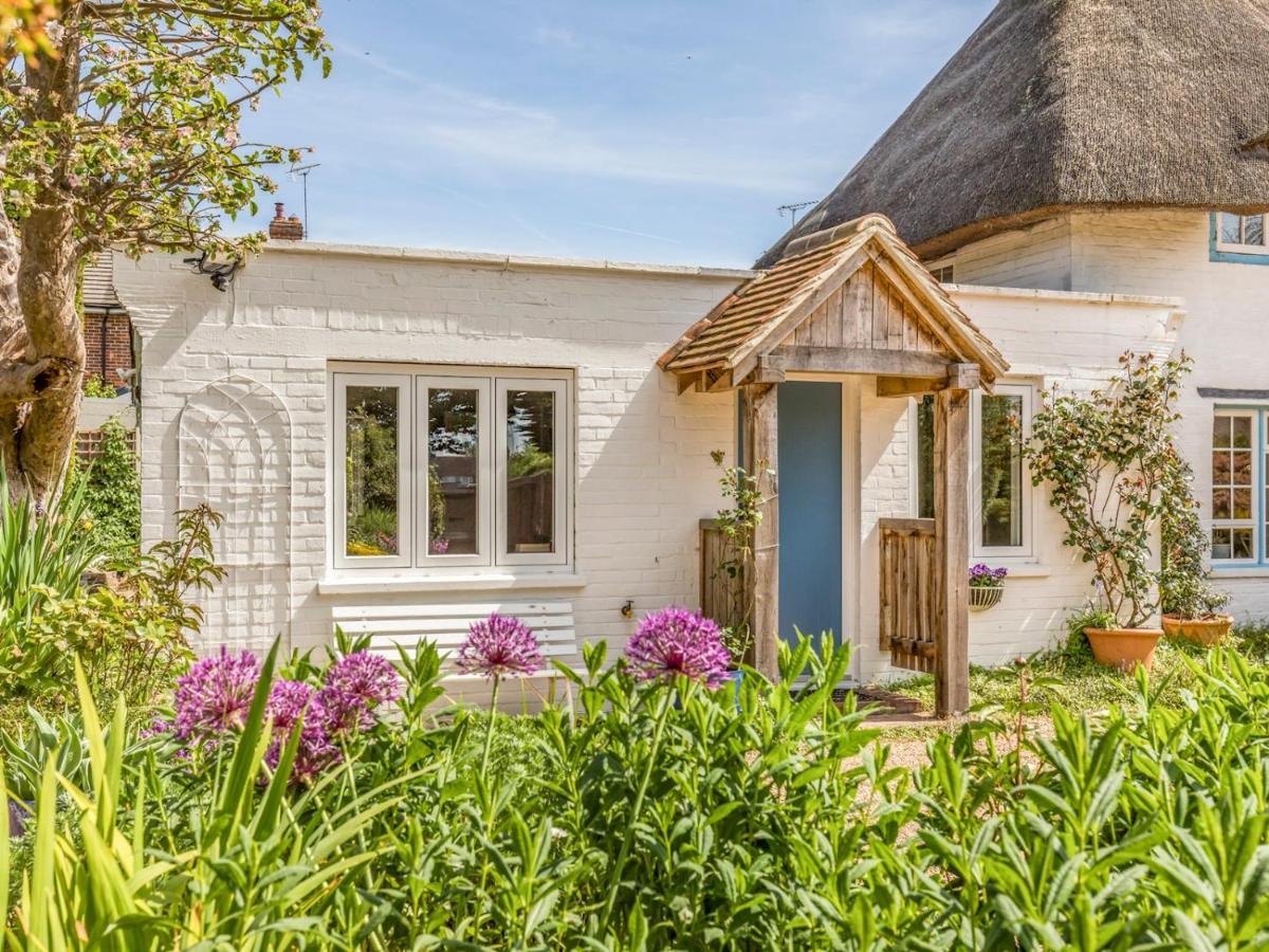 Pass The Keys Charming Apartment Attached To Thatched Cottage Чичестер Экстерьер фото